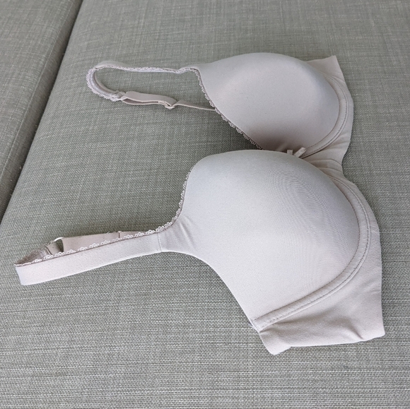 Triumph nude tan t shirt tee bra 34B c063 - Picture 2 of 7